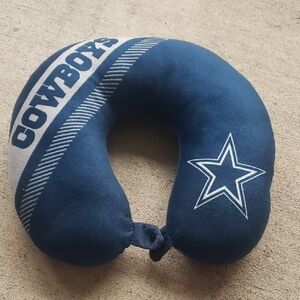 Brand new NFL Blue and Gray "Dallas Cowboys" neck travel pillow